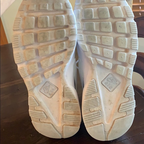 Triple white nike huaraches - Picture 3 of 4